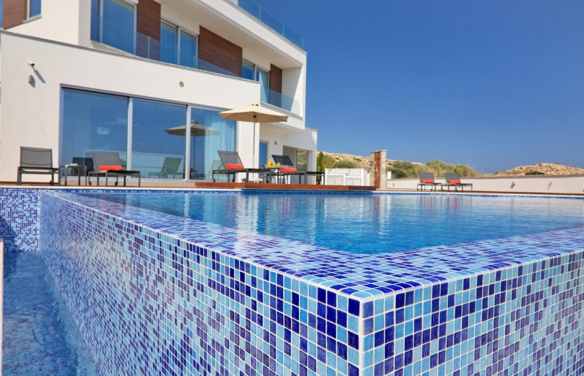 Beachfront Luxury Villa Idania أيا نابا المظهر الخارجي الصورة