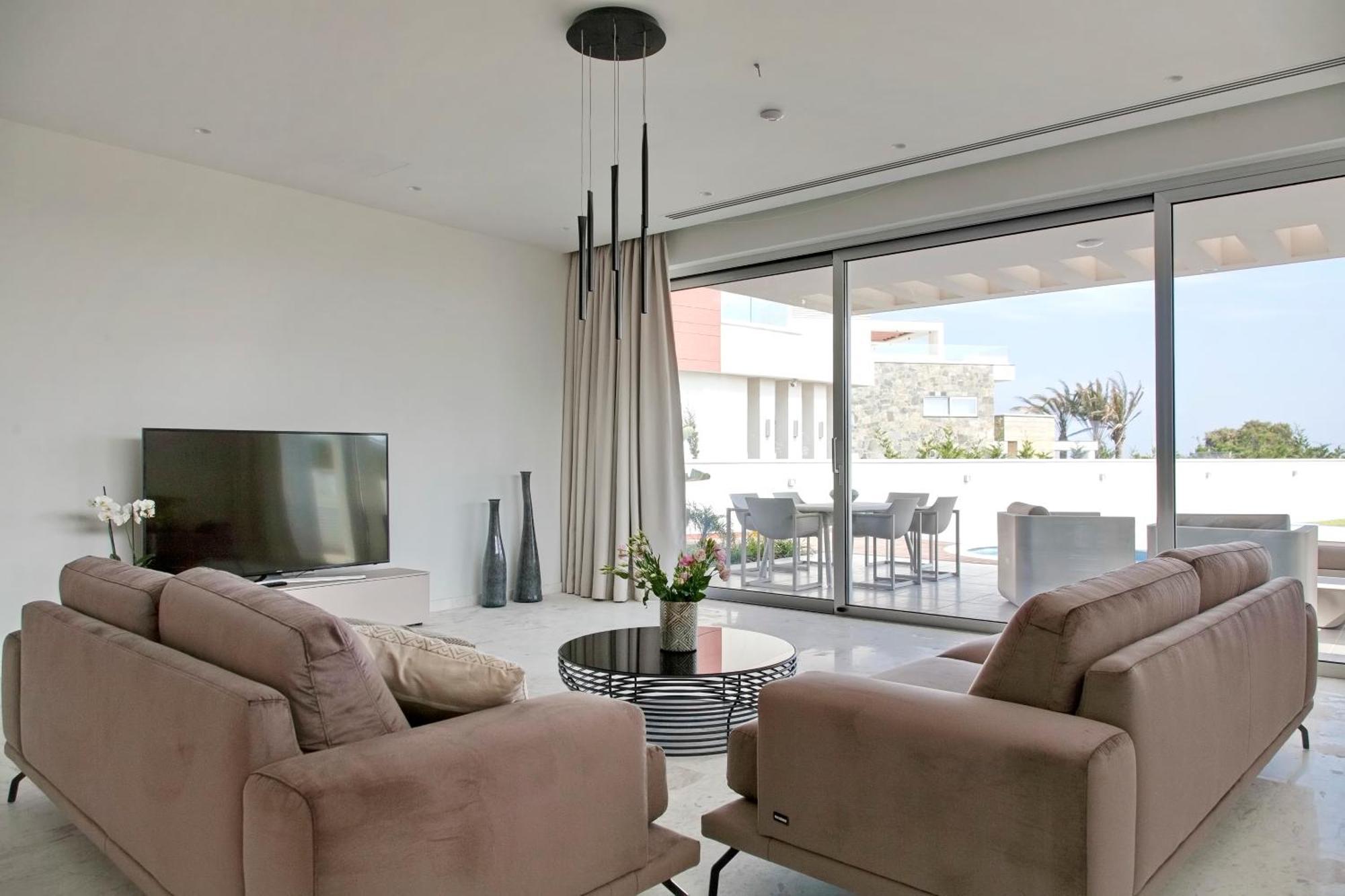 Beachfront Luxury Villa Idania أيا نابا المظهر الخارجي الصورة