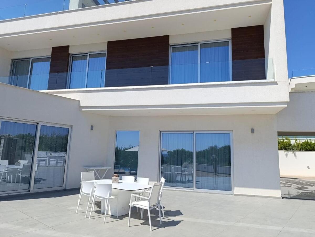 Beachfront Luxury Villa Idania أيا نابا المظهر الخارجي الصورة