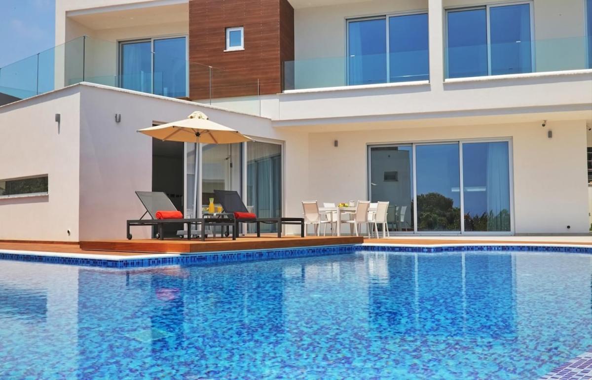 Beachfront Luxury Villa Idania أيا نابا المظهر الخارجي الصورة