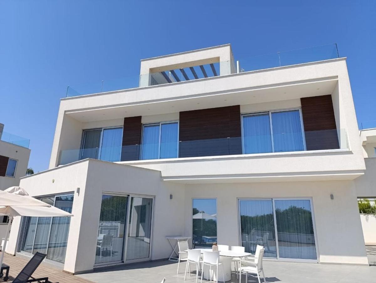 Beachfront Luxury Villa Idania أيا نابا المظهر الخارجي الصورة